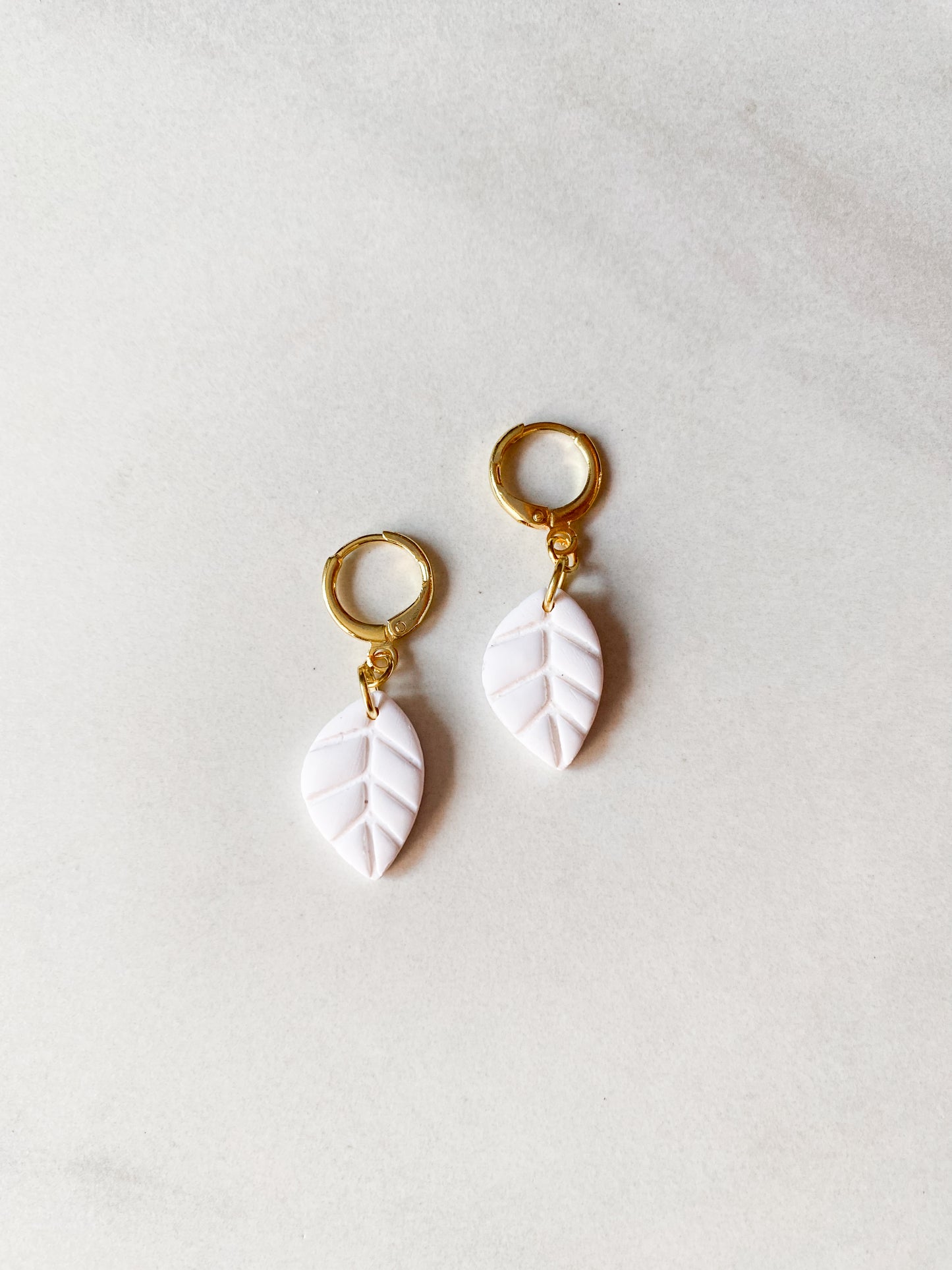 Simple Leaf Leverbacks